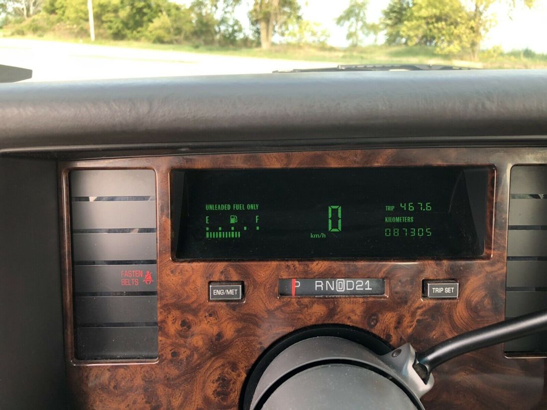 1994 Cadillac Fleetwood BASE - photo 9