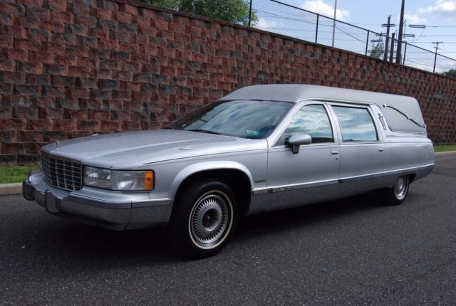 1994 Cadillac Fleetwood Hearse - photo 10