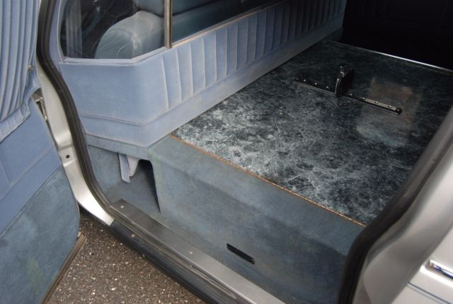 1994 Cadillac Fleetwood Hearse - photo 11