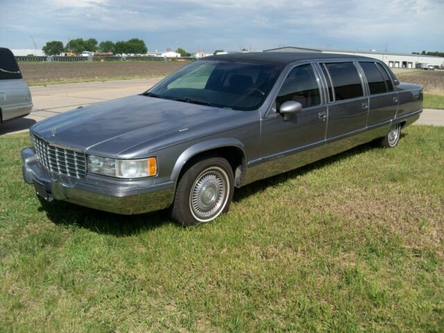 1994 Cadillac Fleetwood Superior 6 Door Limousine 1994 Cadillac Fleetwood