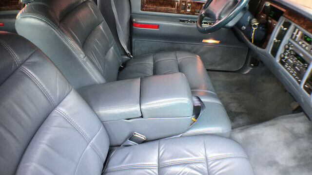 1994 Cadillac Fleetwood Limo - photo 11