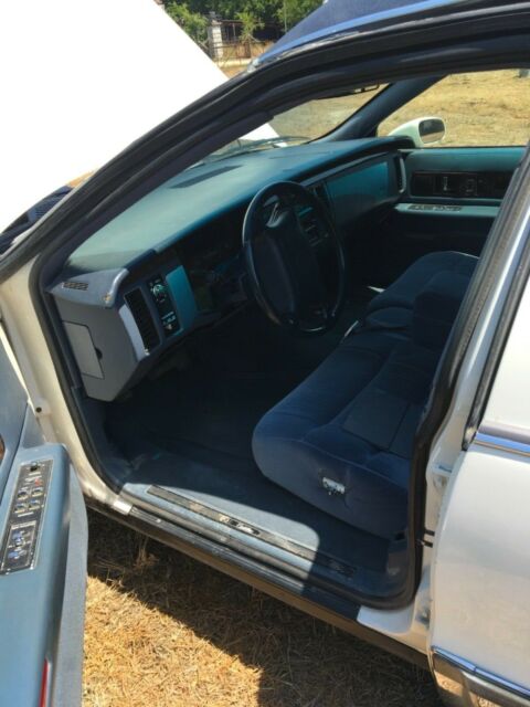 1994 Cadillac Fleetwood - photo 8
