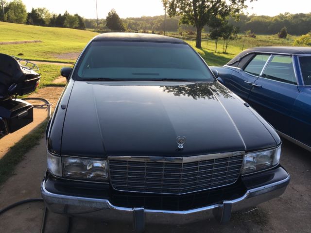 1994 Cadillac Limo built on Fleetwood Commercial Chassis by Superior Coach Co. 1994 Cadillac Fleetwood Limo