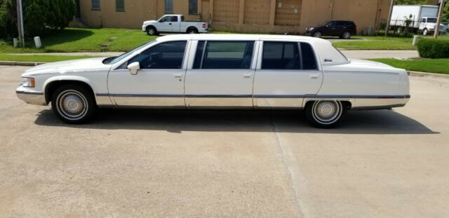 1994 Cadillac Superior 6-Door Limousine 1994 Cadillac Fleetwood Base 4dr Sedan