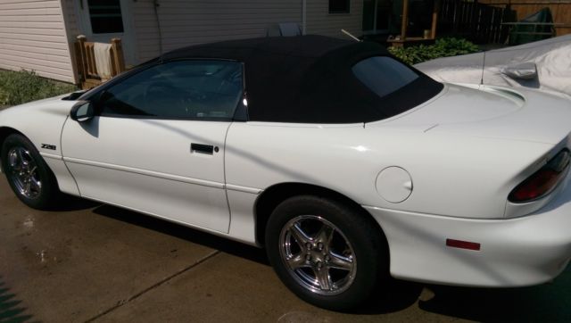 1994 Chevrolet Camaro convertible - photo 8