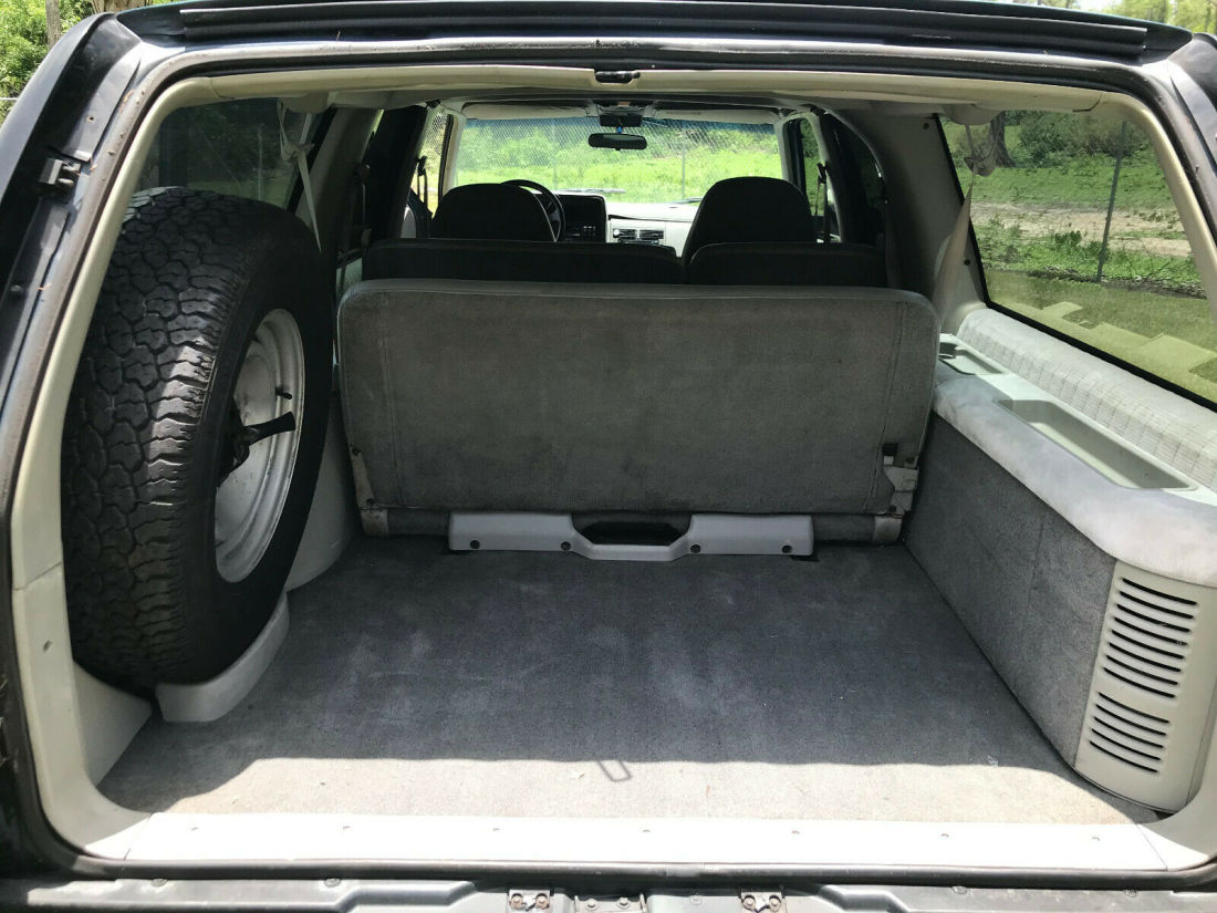 1994 Chevrolet Suburban - photo 10