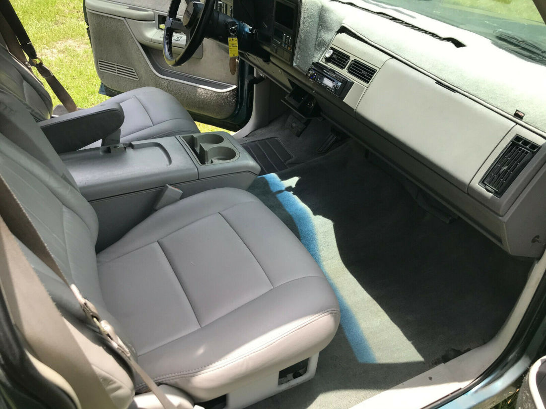 1994 Chevrolet Suburban - photo 7