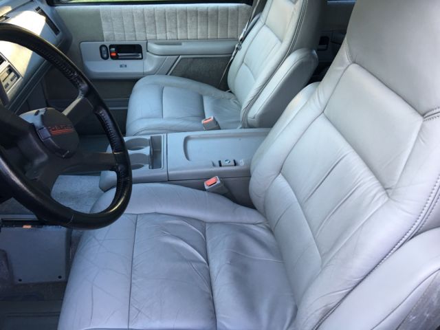1994 Chevrolet Suburban - photo 9