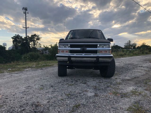 1994 Chevrolet Tahoe - photo 2