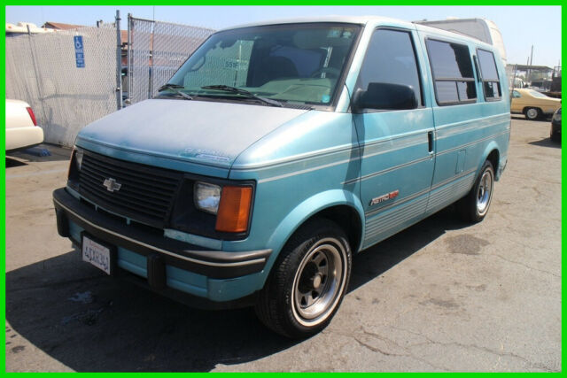 1994 Chevrolet Astro Van Automatic 6 Cylinder NO RESERVE 1994 Chevrolet Astro