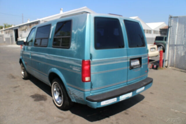 1994 Chevrolet Astro - photo 3