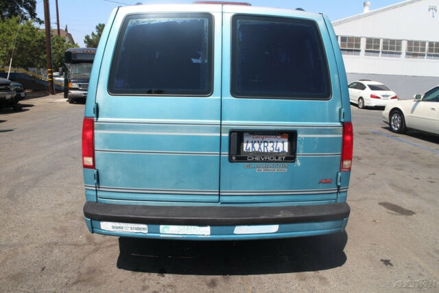 1994 Chevrolet Astro - photo 4
