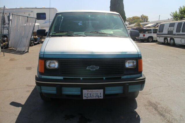 1994 Chevrolet Astro - photo 8