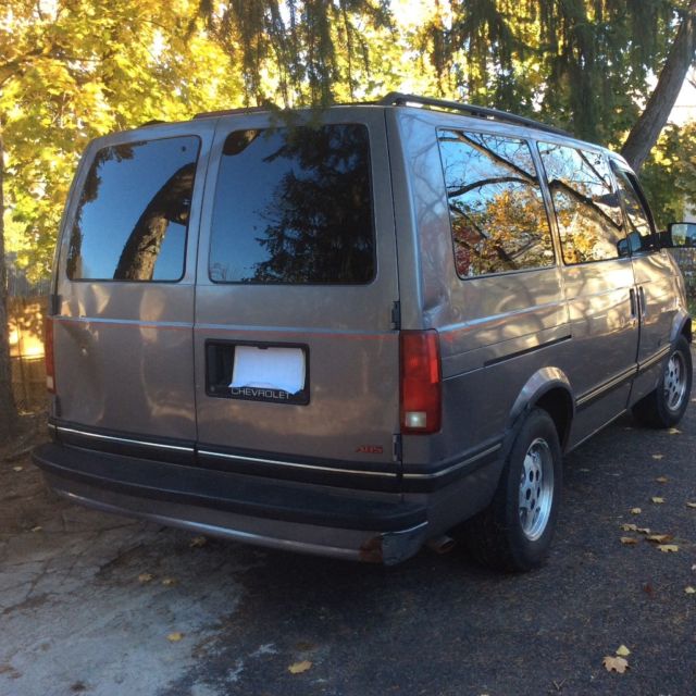 1994 Chevrolet Astro - photo 8