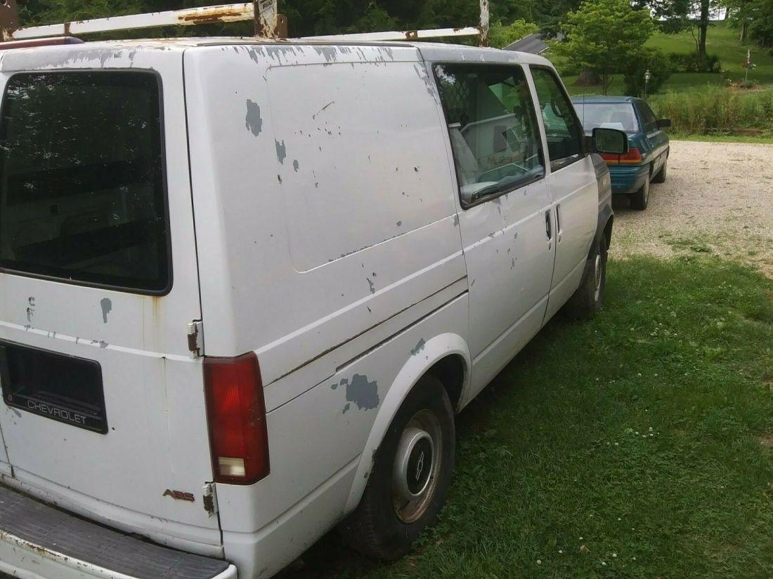 1994 Chevrolet Astro - photo 12
