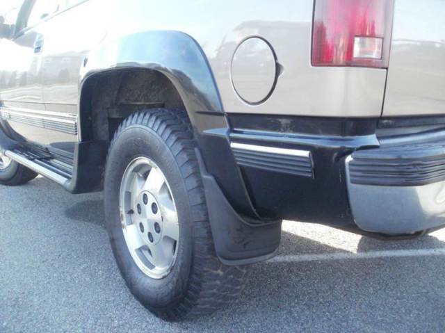 1994 Chevrolet Blazer Silverado 2dr 4WD SUV - photo 10