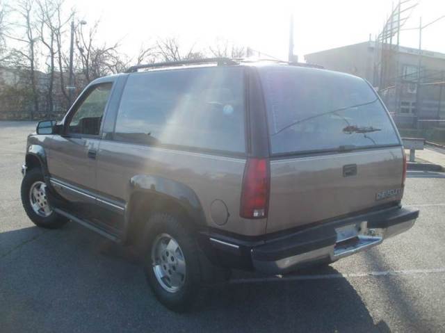 1994 Chevrolet Blazer Silverado 2dr 4WD SUV - photo 3