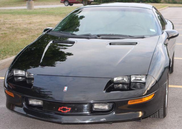 1994 Chevrolet Camaro Z28 Coupe 2-Door 5.7L 6 speed Lt1 Excellent conditon! 1994 Chevrolet Camaro Z28 Coupe 2-Door