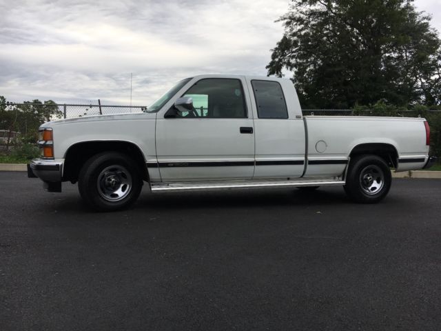 1994 Chevrolet C/K Pickup 1500 SILVERAO - photo 2