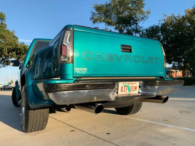 1994 Chevrolet C/K Pickup 1500 4X2 2dr Regular Cab - photo 10