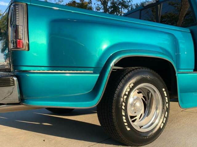 1994 Chevrolet C/K Pickup 1500 4X2 2dr Regular Cab - photo 12