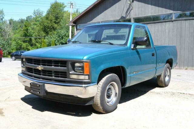 1994 Chevrolet C/K Cheyenne 1500 Repairable Salvage Truck Rebuildable Damaged 1994 Chevrolet C/K Pickup 1500 NO RESERVE 74k Miles