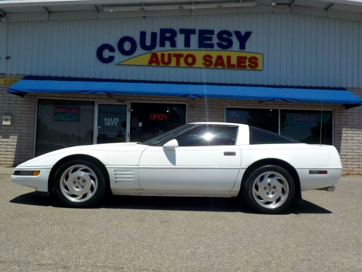 1994 Chevrolet Corvette 2dr Coupe Hatchback - photo 3