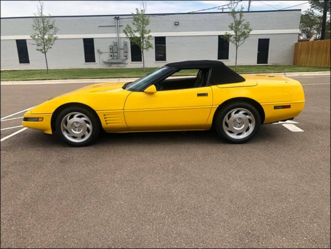1994 Chevrolet Corvette Base 2dr Convertible Manual 6-Speed RWD V8 5.7L Gasoline 1994 Chevrolet Corvette Base 2dr Convertible