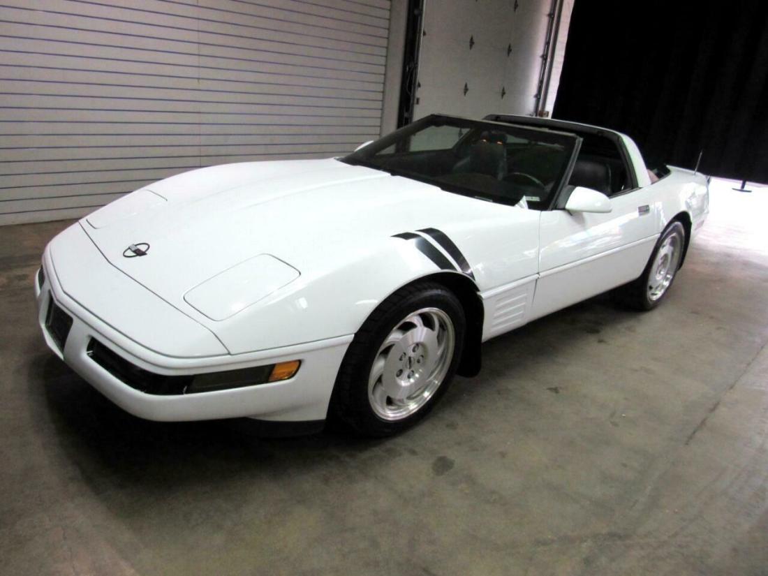 1994 Chevrolet Corvette Coupe 63,875 Miles White Coupe 5.7L V8 OHV 12V Automatic 1994 Chevrolet Corvette Coupe