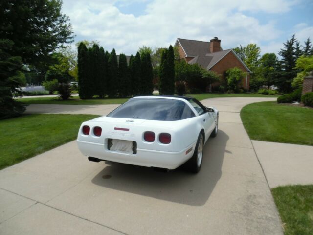 1994 Chevrolet Corvette 2 door coupe - photo 10