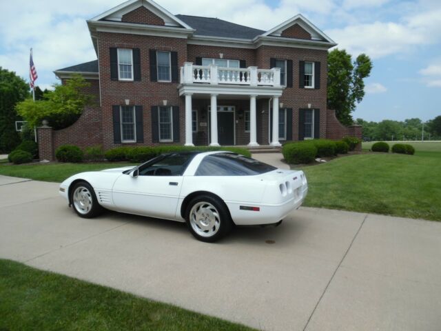 1994 Chevrolet Corvette 2 door coupe - photo 3