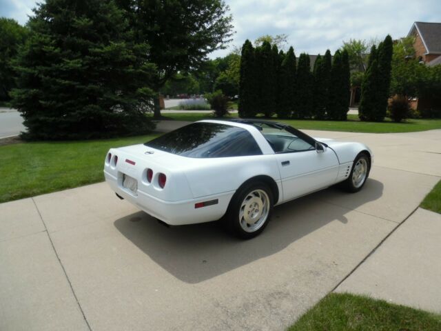 1994 Chevrolet Corvette 2 door coupe - photo 9