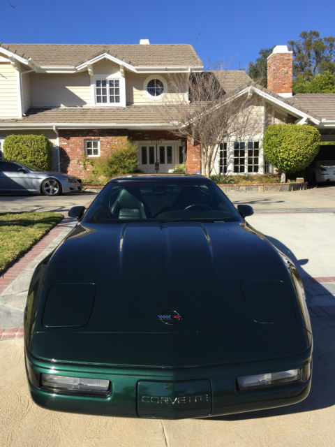 1994 CHEVROLET CORVETTE COUPE - POLO GREEN! 1994 Chevrolet Corvette