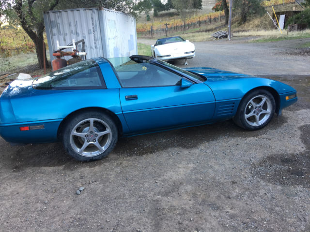 1994 Chevrolet Corvette 2dr Coupe Hatchback - photo 2