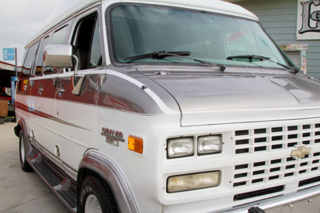 1994 Chevrolet G20 Van - photo 2