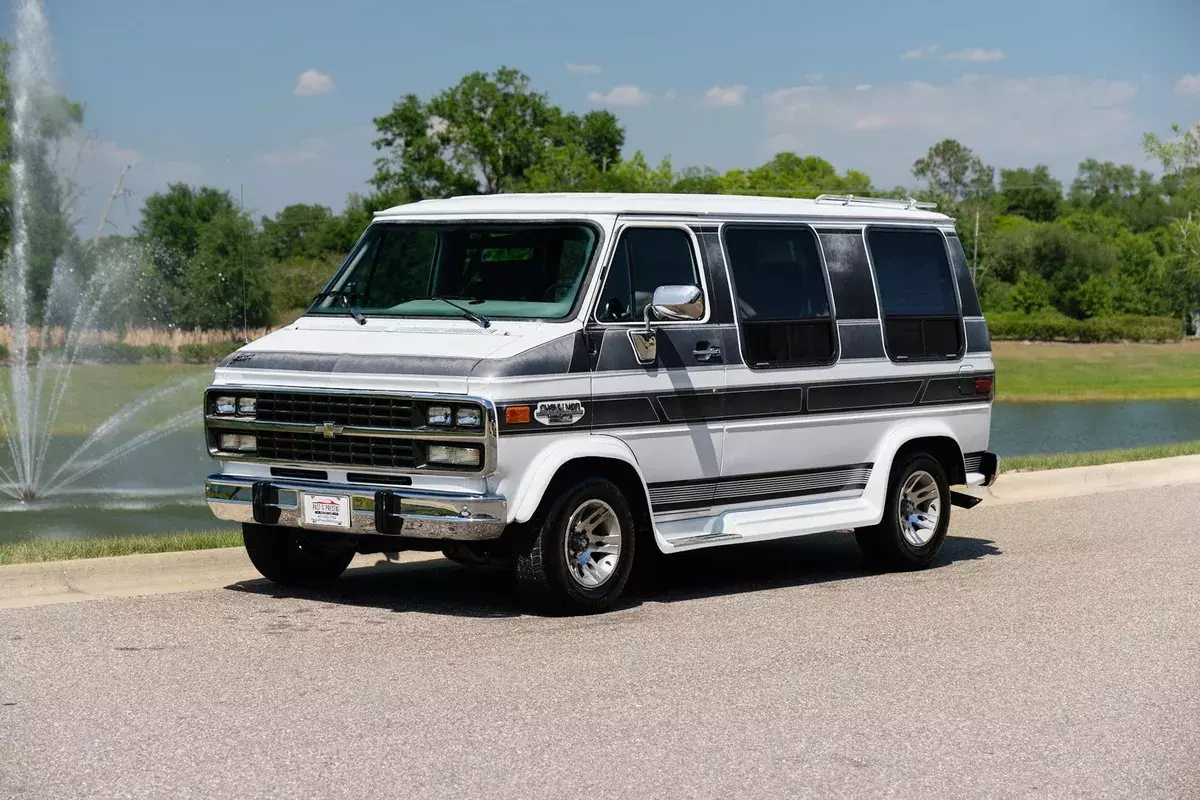 1994 Chevrolet G20 Van White 1994 Chevrolet G20 Van