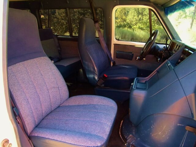 1994 Chevrolet G20 Van Sportvan - photo 9