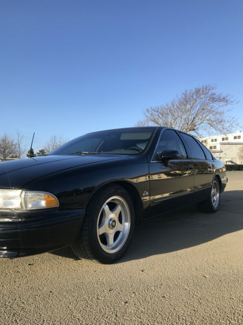1994 Chevrolet Impala SS Sedan 4-Door - photo 3