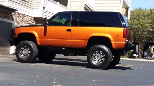 1994 Chevrolet K Blazer 4X4 LIFTED * Rebuilt Engine * Spies Hecker Custom Paint 1994 Chevrolet K Blazer 4X4 CHEVROLET K BLAZER K1500 4X4 2 DOOR TAHOE