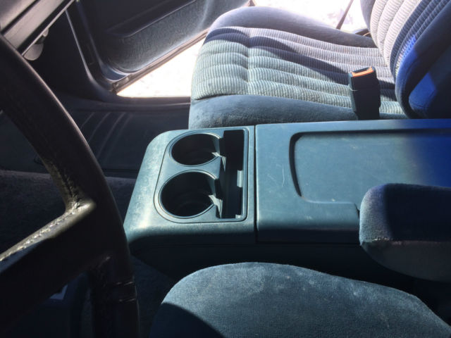 1994 Chevrolet Suburban Silverado Sport Utility 4-Door - photo 11