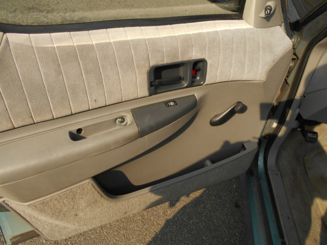 1994 Chevrolet Lumina APV - photo 9