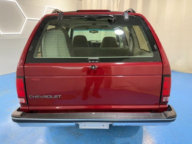 1994 Chevrolet S10 Blazer Sport Utility 4D - photo 8