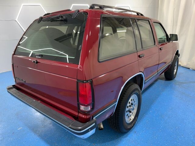 1994 Chevrolet S10 Blazer Sport Utility 4D - photo 9