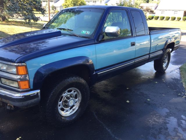 1994 Chevrolet Silverado 2500 Extended Cab 4X4 Long Bed 5.7L Snow Plow Truck 1994 Chevrolet Silverado 2500