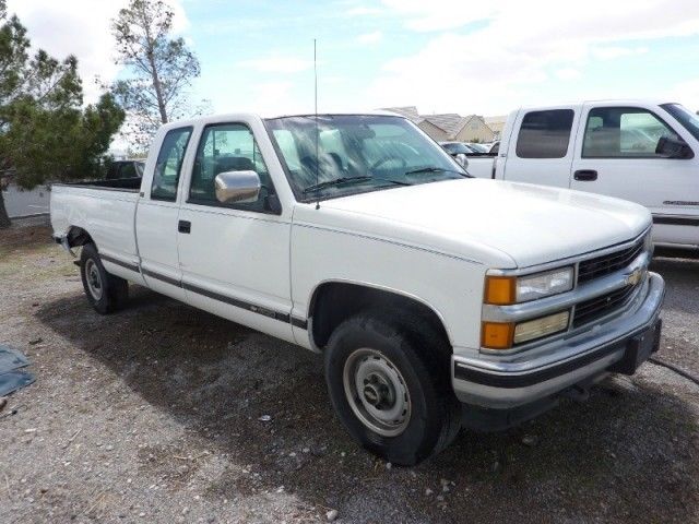 1994 CHEVROLET SILVERADO 4 X 4 EXT CAB ONE OWNER 154000 ALL POWER OPTIONS NICE ! 1994 Chevrolet C/K Pickup 1500