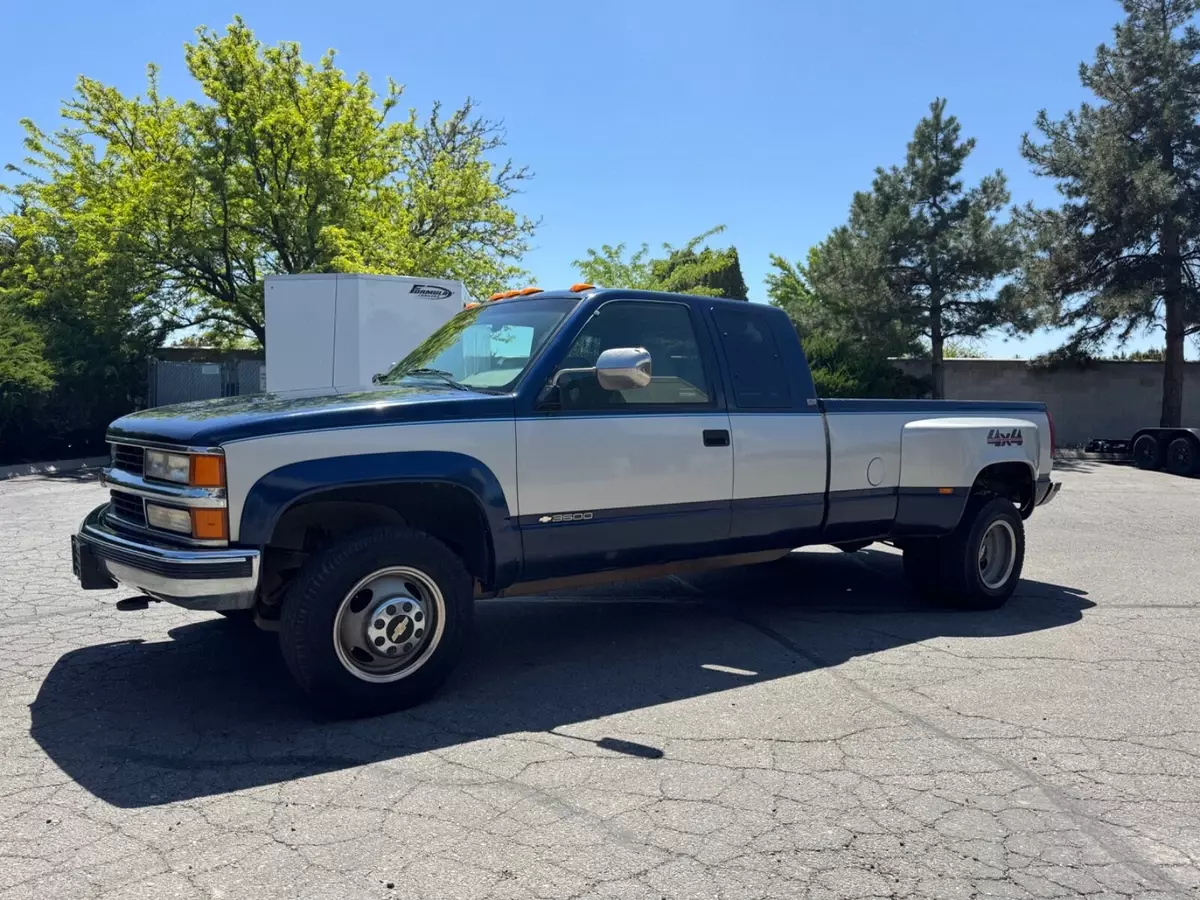 1994 Chevrolet Silverado K3500 Dually 4x4 454 5 speed manual trans 73k miles 1994 Chevrolet Silverado 3500 K3500 Dually