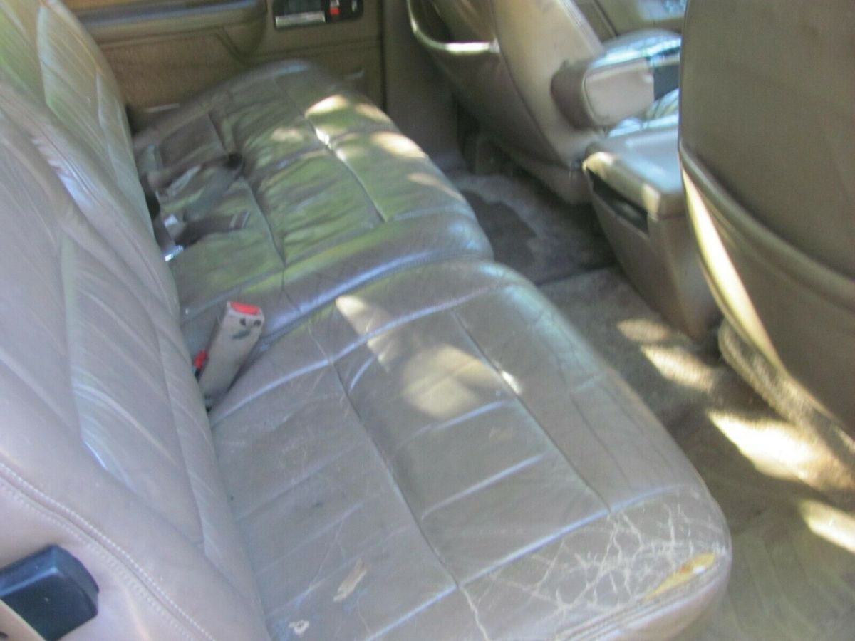 1994 Chevrolet Suburban - photo 10