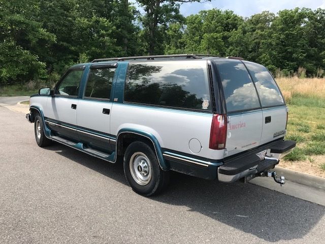1994 Chevrolet Suburban C2500 - photo 2