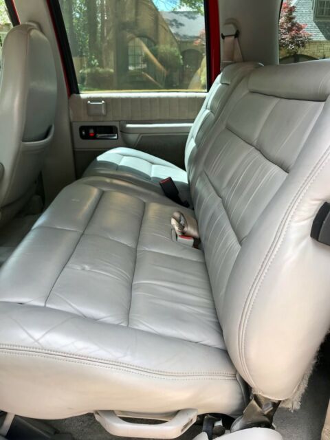 1994 Chevrolet Suburban LT - photo 13