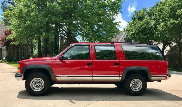 1994 Chevrolet Suburban LT - photo 2